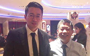 北京合尊置业董事长汪小菲与宦和根董事长在一起